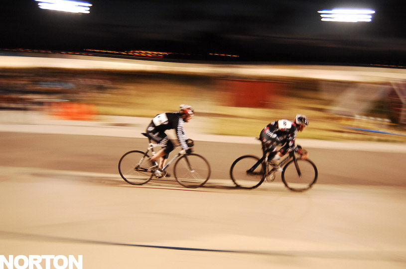 Tuesday Night @ The Velodrome & Office Bar, photograph 16