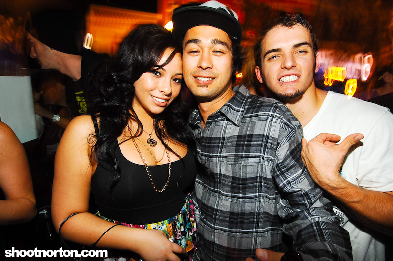 JFK of MSTRKRFT + La Riots @ Voyeur, photograph 5