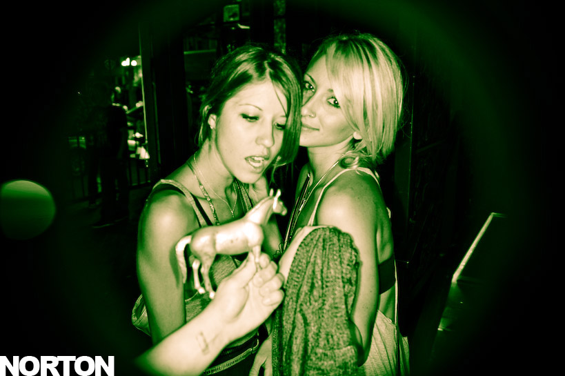 Shark Attack + Toxic Avenger @ Voyeur, photograph 9