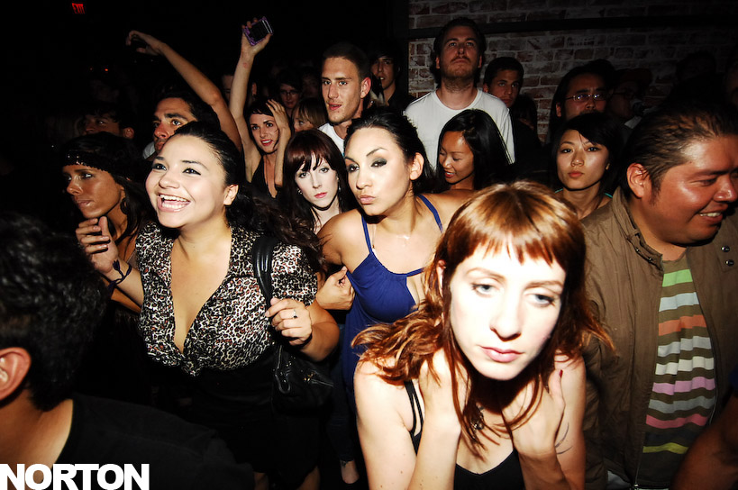 Glass Candy @ Voyeur, photograph 9