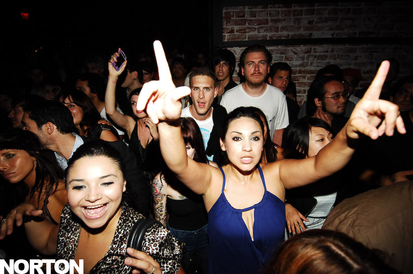 Glass Candy @ Voyeur, photograph 10