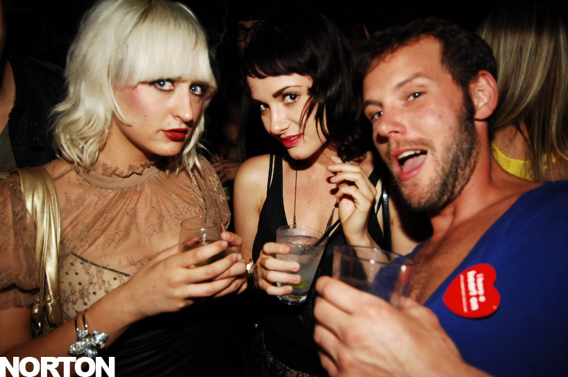 Glass Candy @ Voyeur, photograph 23
