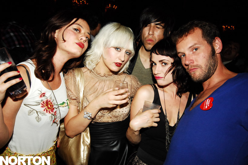 Glass Candy @ Voyeur, photograph 24