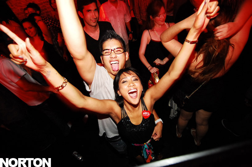 Glass Candy @ Voyeur, photograph 61