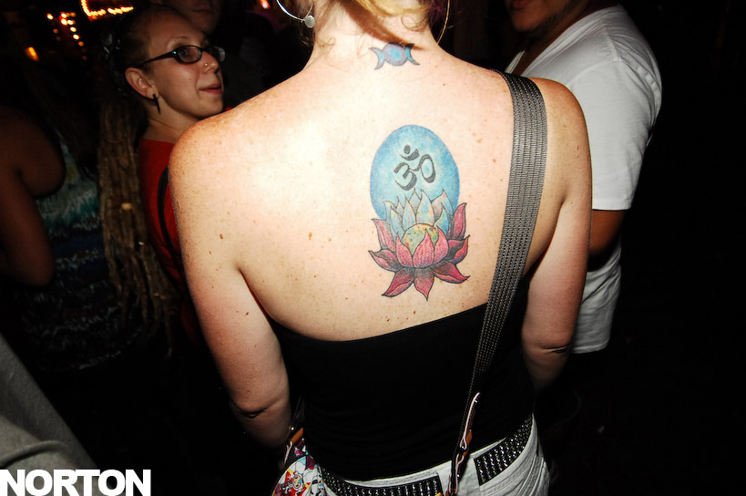 Glass Candy @ Voyeur, photograph 95