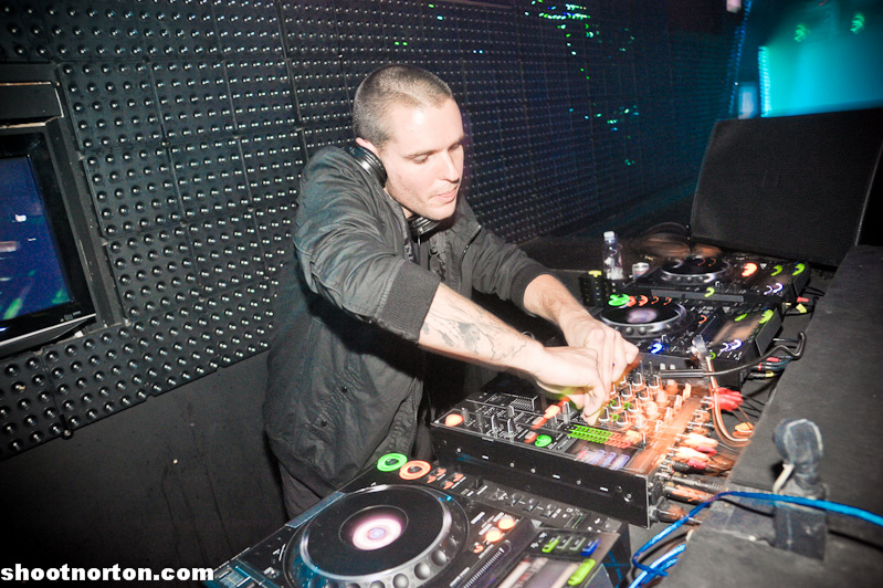 Pendulum @ Voyeur SD, photograph 47
