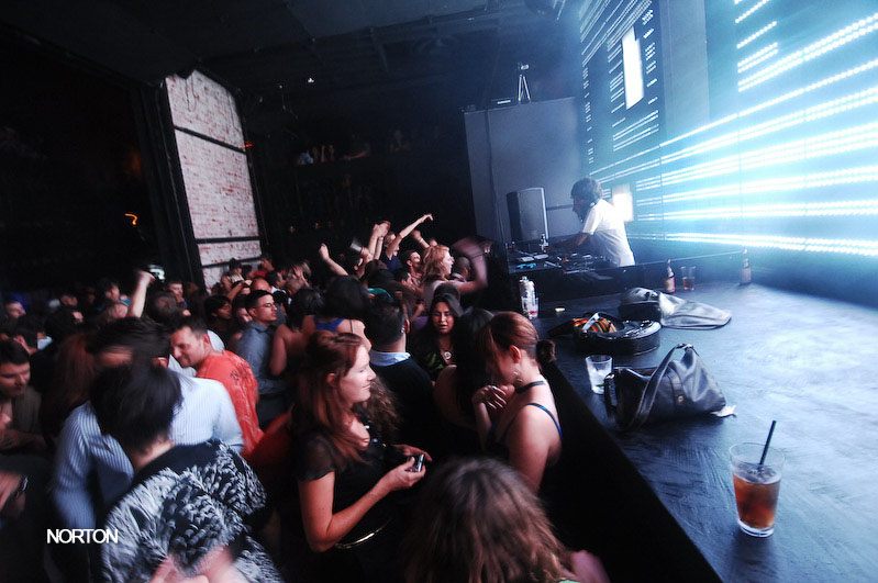 Voyeur, photograph 103