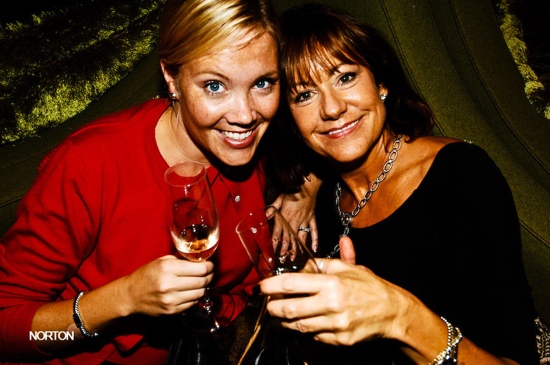Wednesday Wanderings - Syrah, Voyeur, Bar Pink, photograph 2