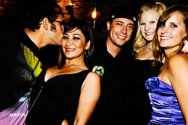 Wednesday Wanderings - Syrah, Voyeur, Bar Pink, photograph 5