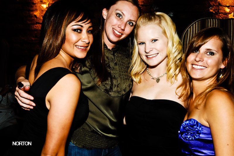 Wednesday Wanderings - Syrah, Voyeur, Bar Pink, photograph 6