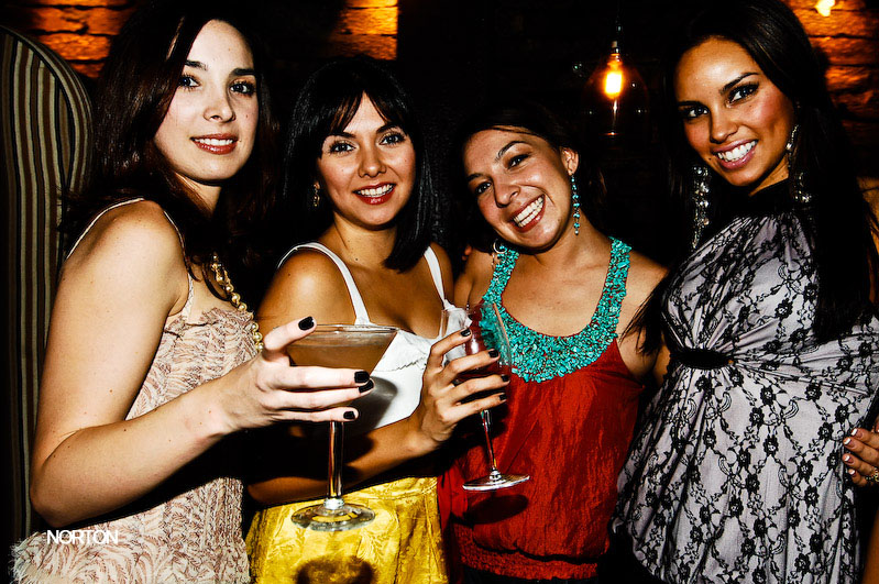 Wednesday Wanderings - Syrah, Voyeur, Bar Pink, photograph 11