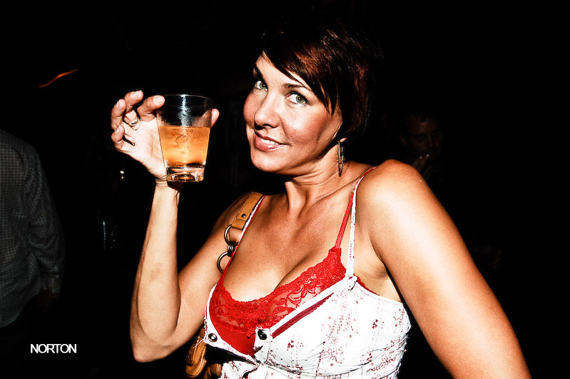 Wednesday Wanderings - Syrah, Voyeur, Bar Pink, photograph 23
