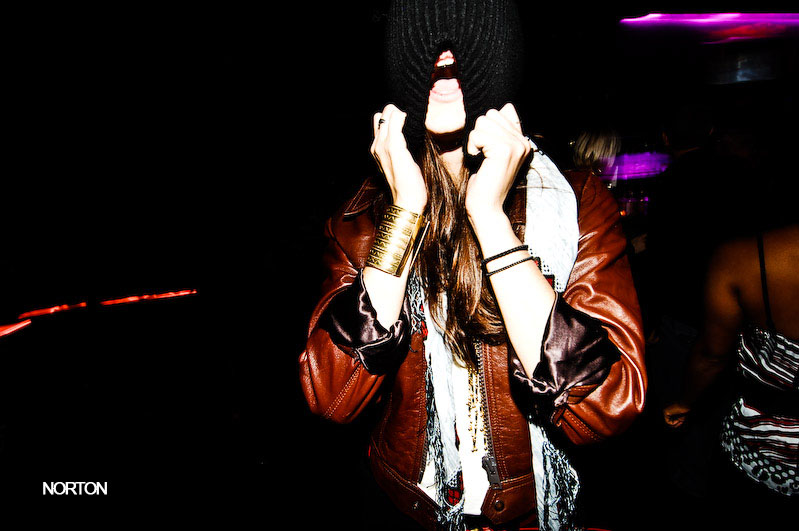 Wednesday Wanderings - Syrah, Voyeur, Bar Pink, photograph 48