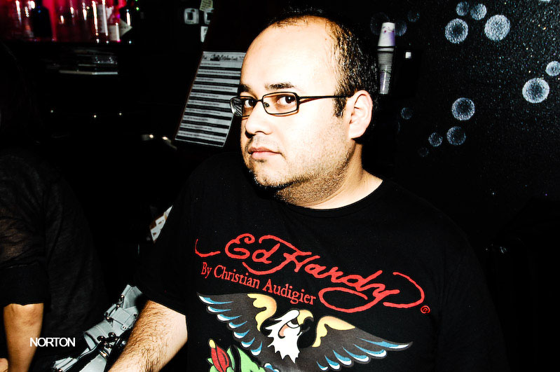 Wednesday Wanderings - Syrah, Voyeur, Bar Pink, photograph 66