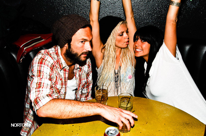Wednesday Wanderings - Syrah, Voyeur, Bar Pink, photograph 76