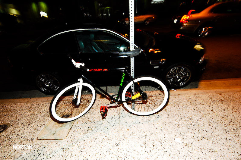 Wednesday Wanderings - Syrah, Voyeur, Bar Pink, photograph 81